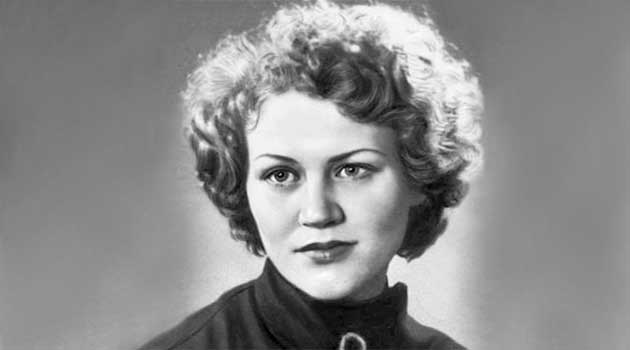 Ліна Костенко здобуті нагороди – орден та визнання письменниці в Україні