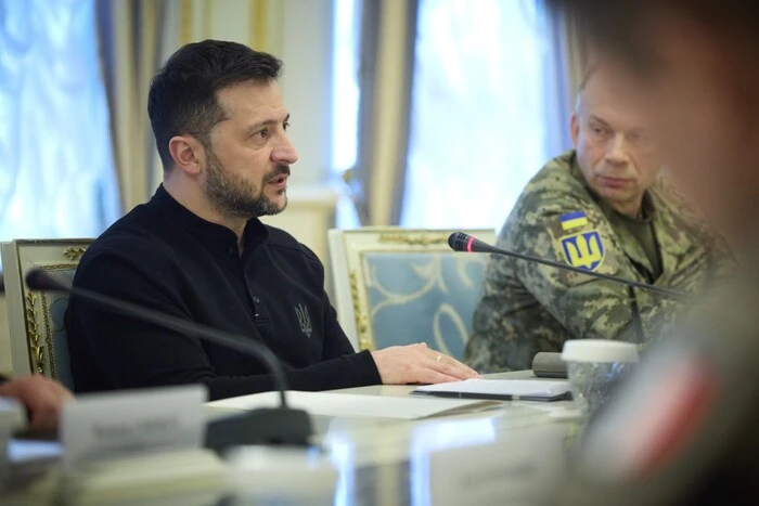 Зеленський промовляє про розміщення безпекового контингенту
