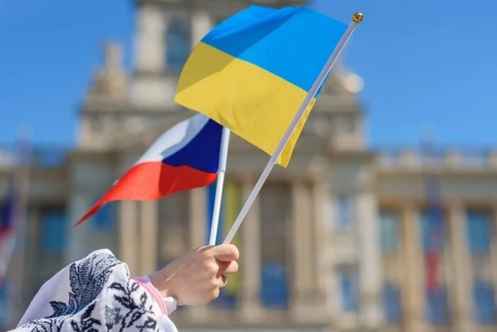 Презентація українського прапора на засіданні мерії