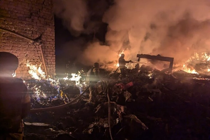 Rakieta uderzyła w Krzywy Róg, zabijając mężczyznę, 14 osób odniosło obrażenia (zdjęcie)