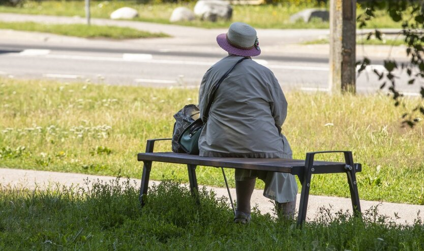 Pensioner receives extra financial assistance
