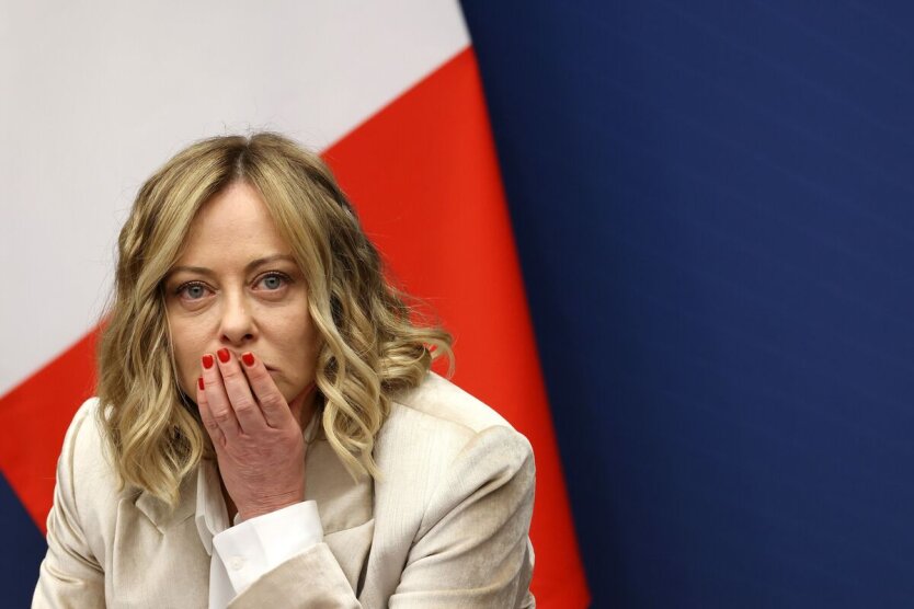 Die italienische Premierministerin Meloni sieht sich den Folgen ihrer Wette auf Trump gegenüber