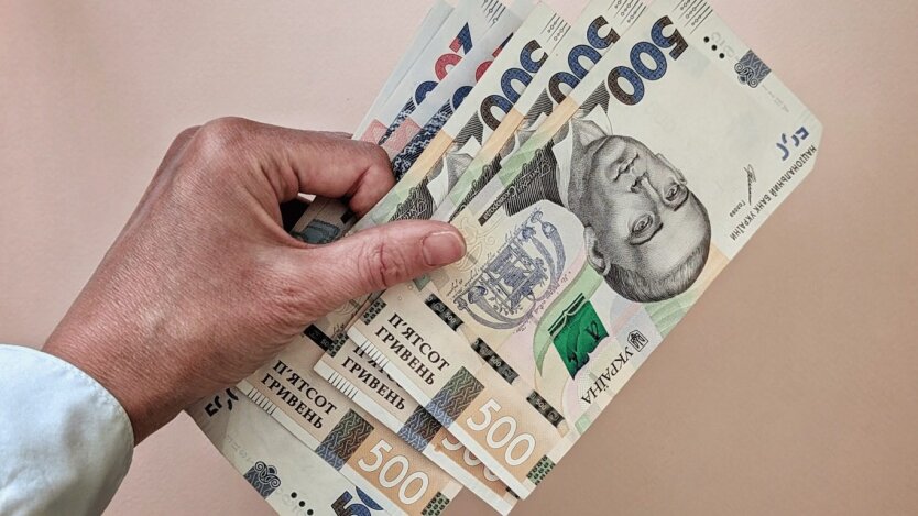 Renten Kürzungen und neue Regeln: Wem von den Ukrainern bleibt mehr Geld?