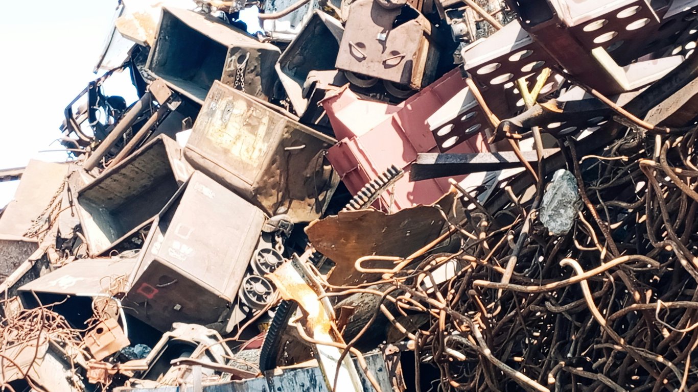 Ціни на брухт — чи вигідно здавати влітку і коли буде дорожчання
