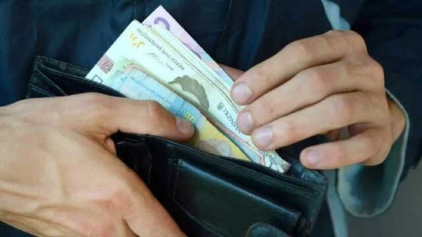 Тисячі українців ризикують залишитися без доплат: хто втратить надбавку до пенсії та допомоги